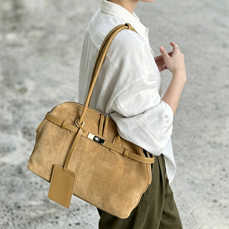 Half Moon Bag Suede - حقيبة كتف نسائية جديدة من جلد