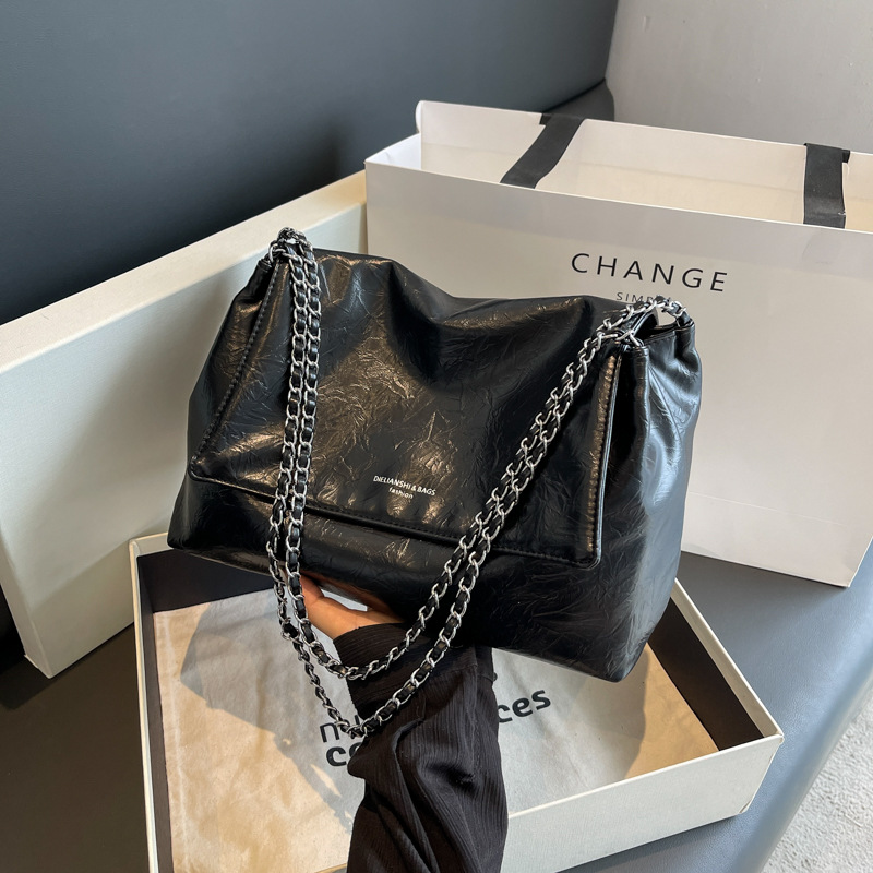 Luxury Quilted Bags - حقيبة يد أنيقة من الجلد الناعم