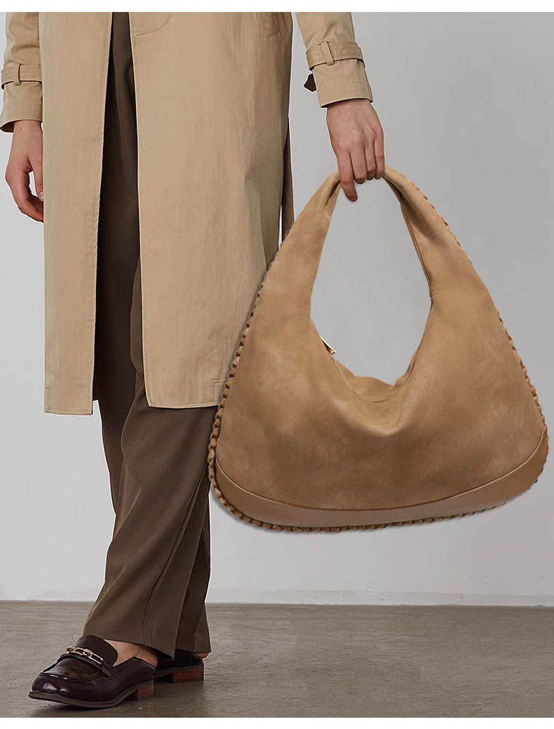 حقيبة كتف عصرية ذات سعة كبيرة  - مراجعة Half Moon Bag Suede وسعره