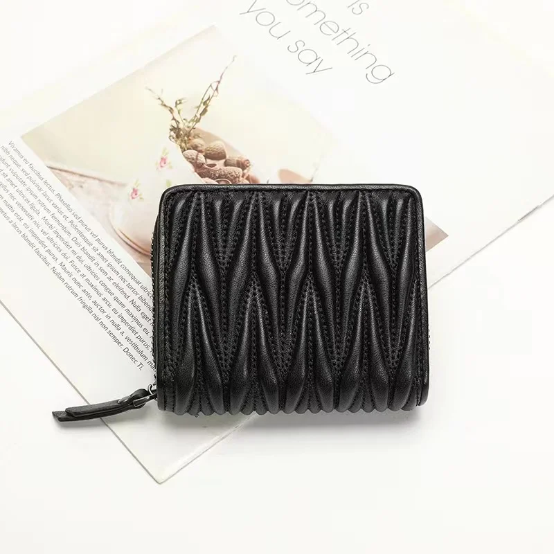 محفظة قصيرة بتصميم مطوي من جلد - مراجعة Luxury Quilted Bags وسعره