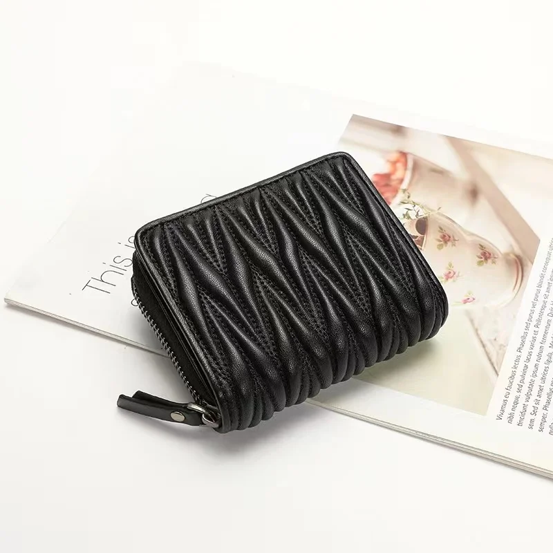 محفظة قصيرة بتصميم مطوي من جلد - مراجعة Luxury Quilted Bags وسعره