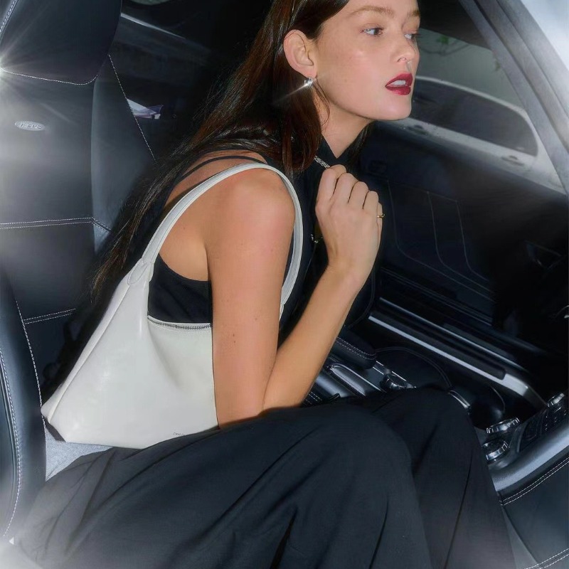 حقيبة كتف نسائية كورية أنيقة م - مراجعة Half Moon Bag Suede وسعره