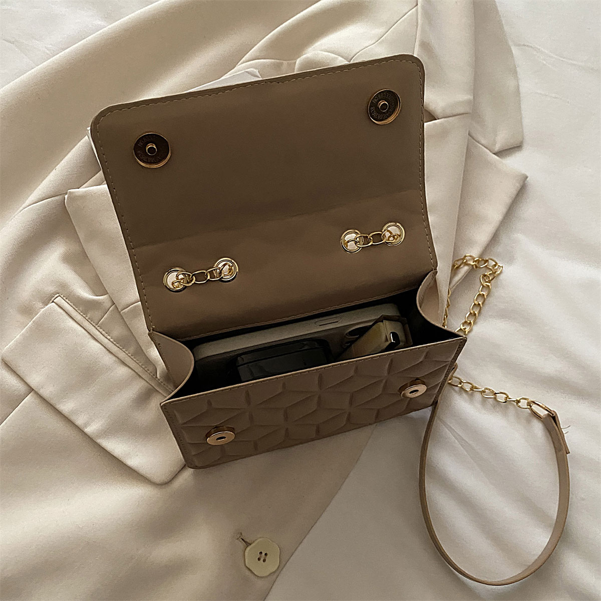 حقيبة كتف عصرية فاخرة خفيفة بت - مراجعة Luxury Quilted Bags وسعره