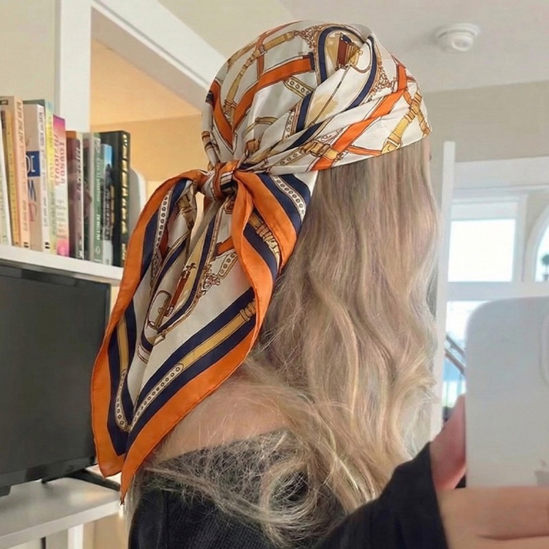 وشاح حريري مربع نحيف بتصميم فا - مراجعة Discount Luxury Bags وسعره