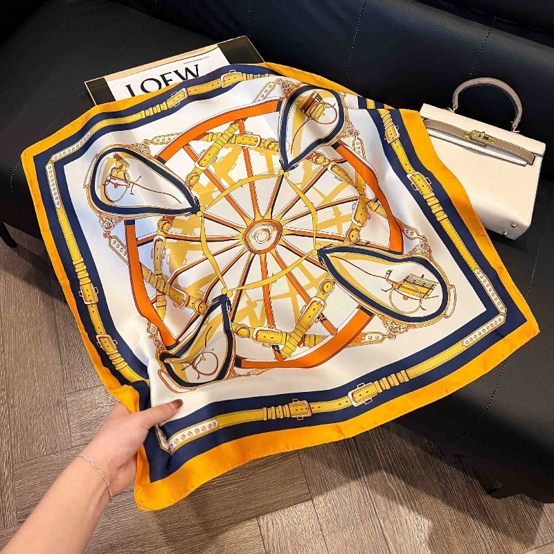 وشاح حريري مربع نحيف بتصميم فا - مراجعة Discount Luxury Bags وسعره
