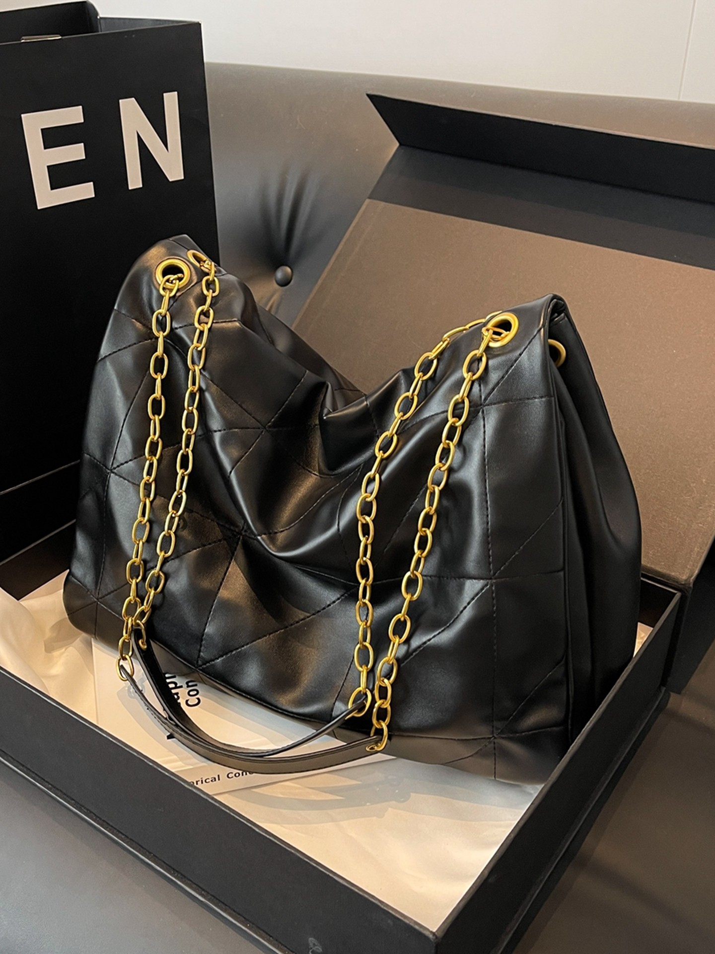 حقيبة يد نسائية من الجلد الناع - مراجعة Luxury Quilted Bags وسعره
