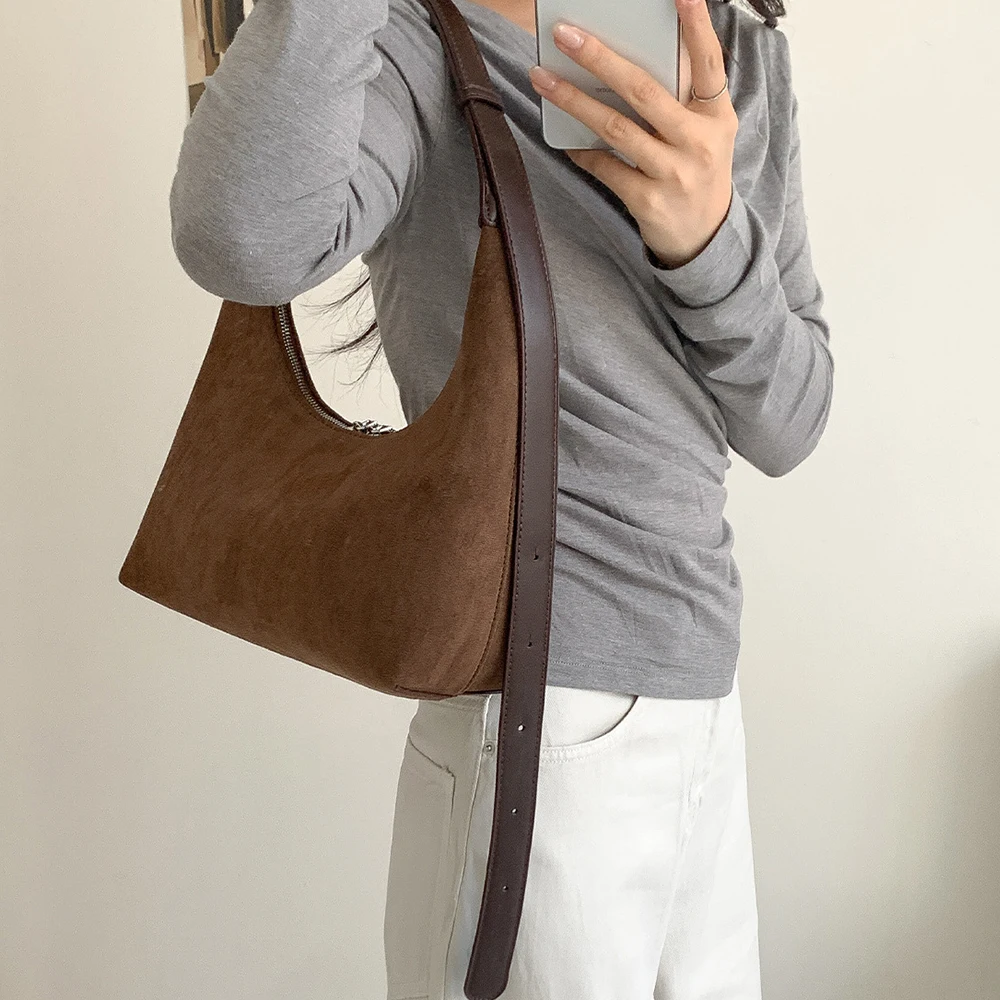 الفاخرة ليوبارد الهلال المرأة  - مراجعة Half Moon Bag Suede وسعره