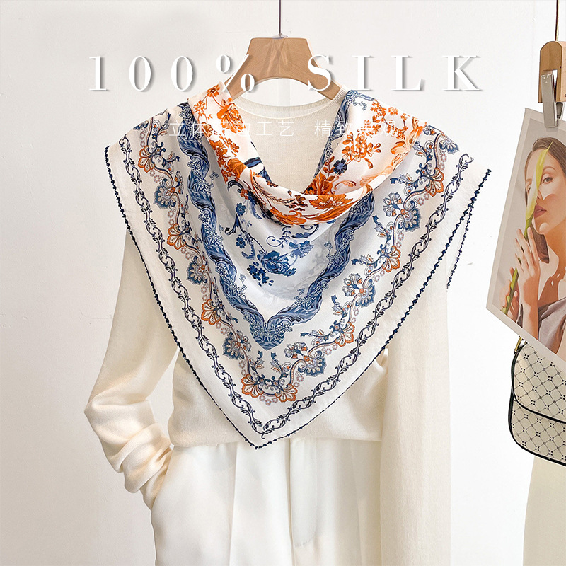 وشاح مربع فاخر من حرير التوت 1 - مراجعة Discount Luxury Bags وسعره