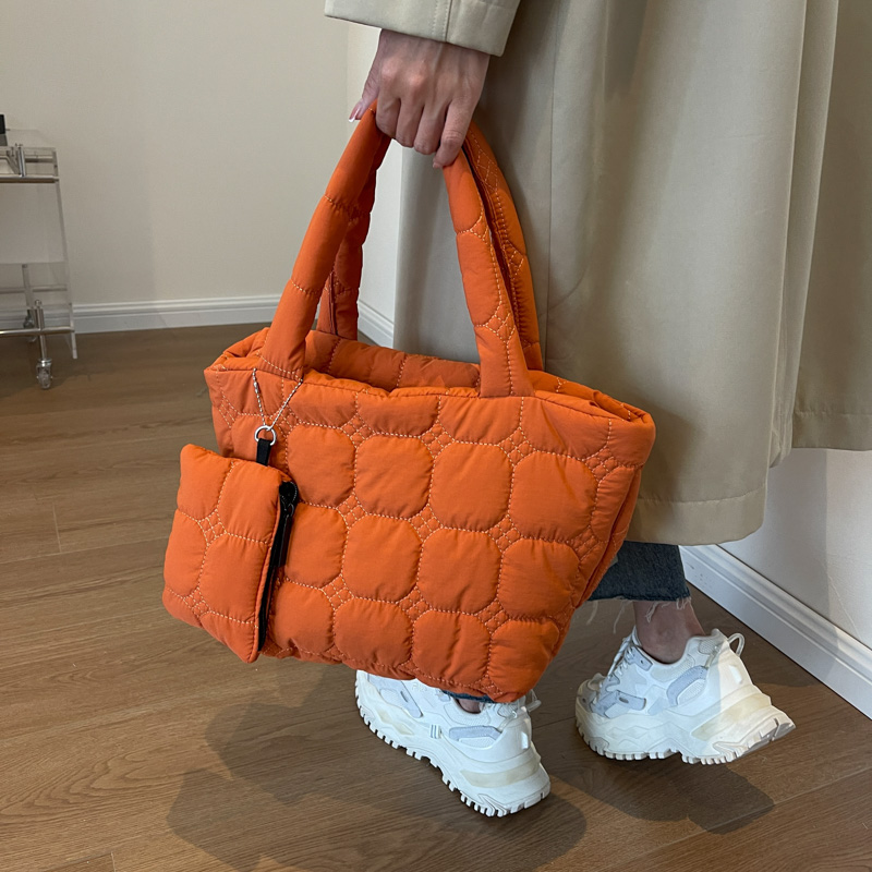 حقيبة كتف مبطنة موديز للنساء ، - مراجعة Luxury Quilted Bags وسعره