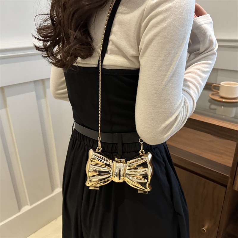 حقيبة يد صغيرة معدنية عصرية فا - مراجعة Discount Luxury Bags وسعره